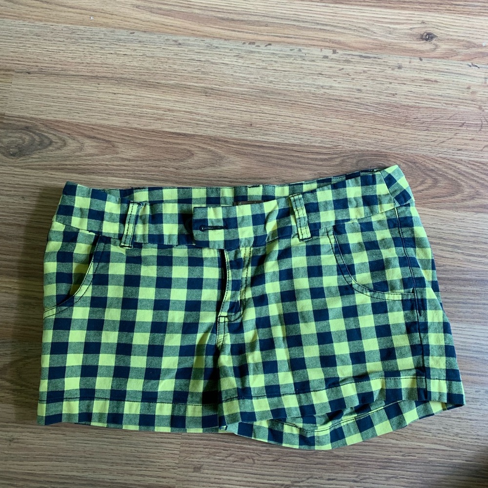 Copper Key yellow and navy blue mini shorts size 7